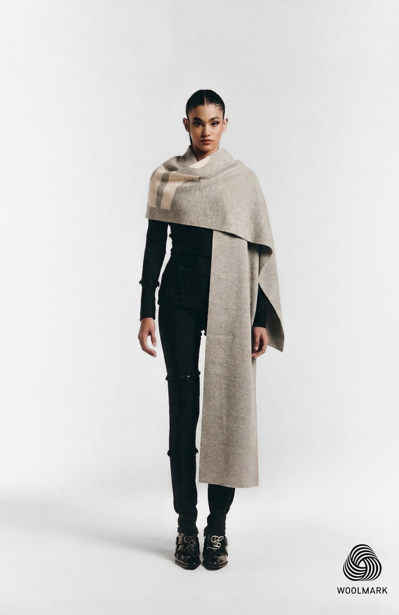 Logo Scarf in Merino Wool